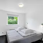 Awesome In With 3 Bedrooms, Internet And Sauna
