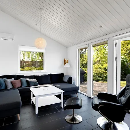 펜션 Awesome In With 3 Bedrooms, Internet And Sauna