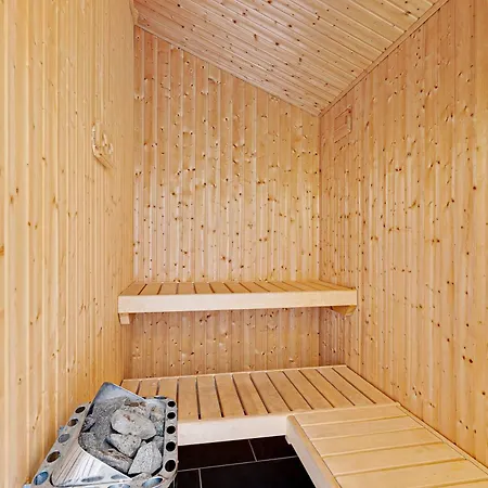 Awesome In With 3 Bedrooms, Internet And Sauna Prázdninový dům *